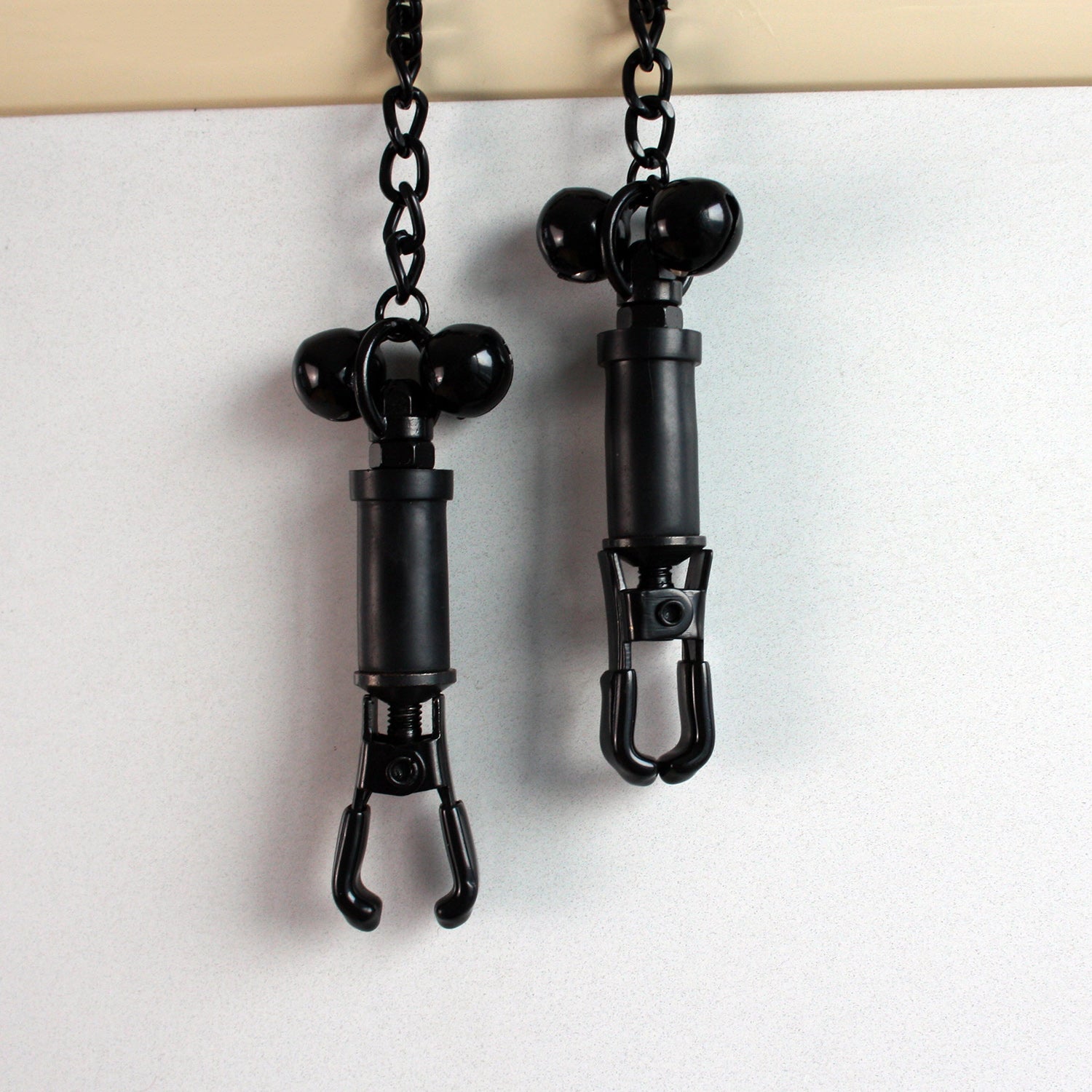 Crab Claw Twist Nipple Clamps with Chain & Bells - Handcrafted Bondage Gear,Leather BDSM Restraints,Sexy toys sexymaker Crab Claw Twist Nipple Clamps with Chain & Bells - Handcrafted Bondage Gear,Leather BDSM Restraints,Sexy toys sexymaker