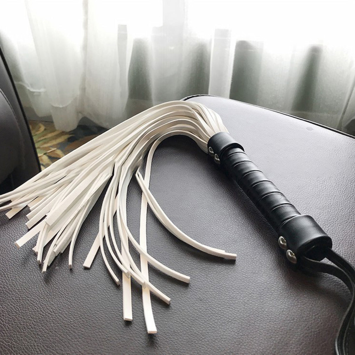 BDSM Beginner Flogger – Perfect for First-Time Play! Black/White/Burgundy