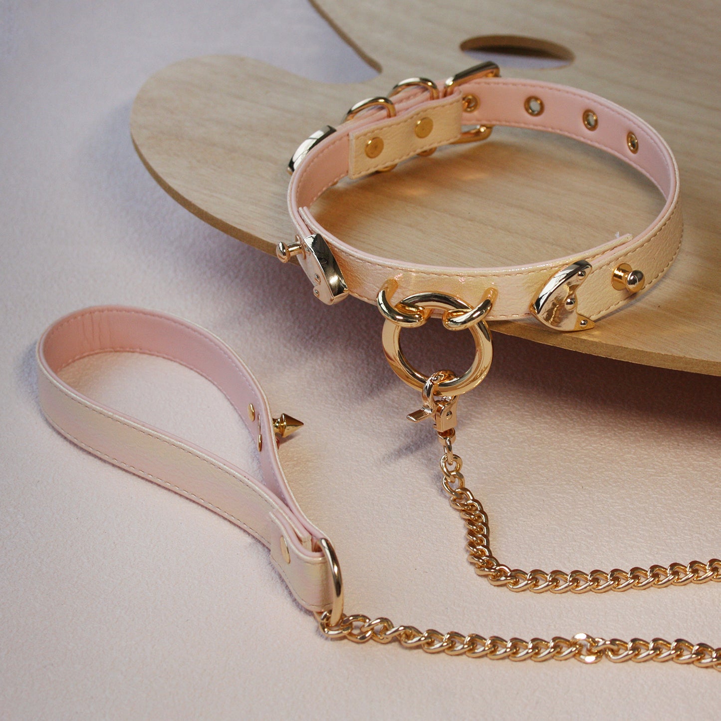 Three Rings Flash Pink BDSM Restraint Collar with Lead